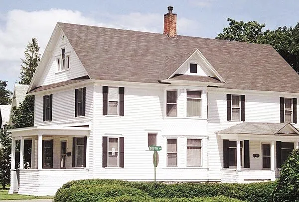 5 bed, 1.5 bath, 1800 sqft, $740 — Photo 1