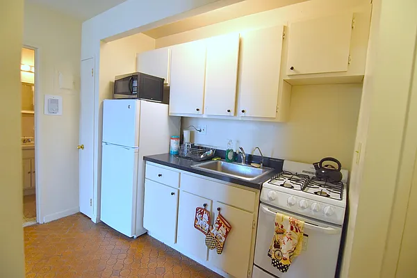 Rented by Manhattan Spaces | media 13