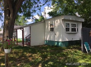 206 W Silver St, Wapakoneta, OH 45895