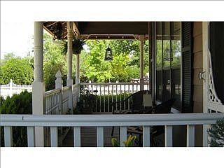 2nd image of 908 Valley View Dr