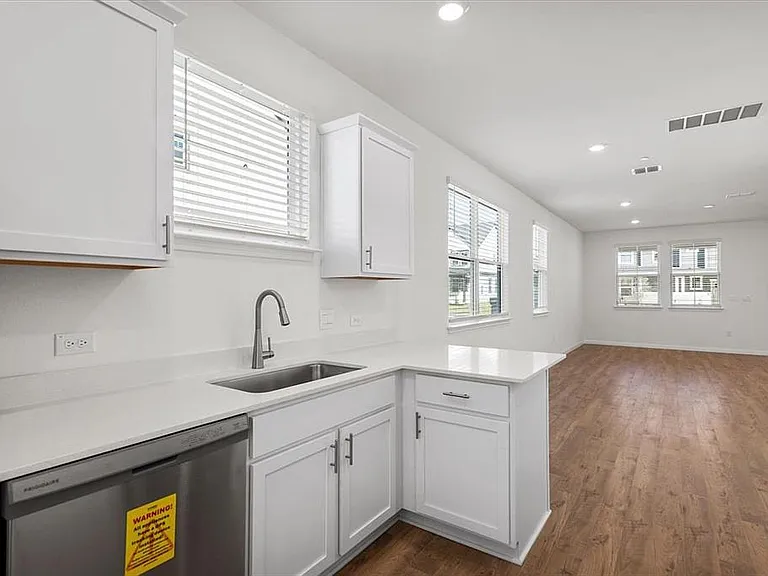 2517 Violet Theo Ln — Photo 22