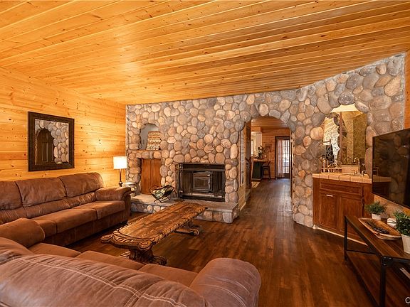 3rd image of 569 Summit Blvd #2-OUT