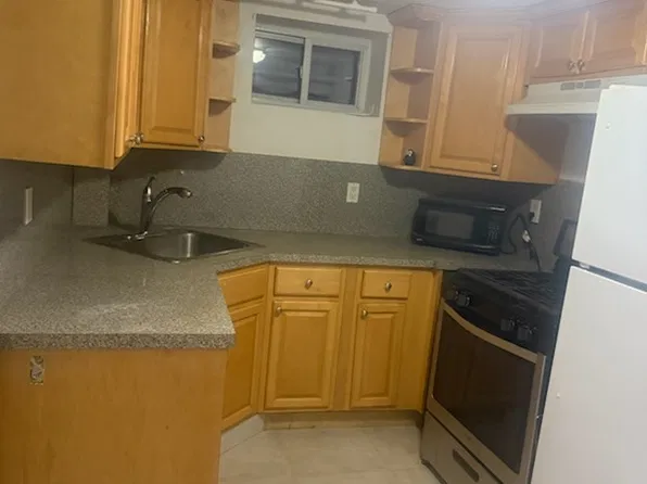 2561 Pearsall Ave #Basement, Bronx, NY 10469