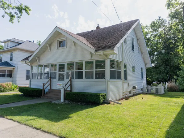 317 Hibbard Ave, Jackson, MI 49202