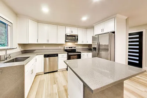 25 Devonshire Blvd #1 Photo 1