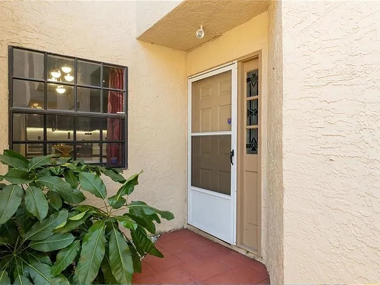 10438 Saint Tropez Pl — Photo 3