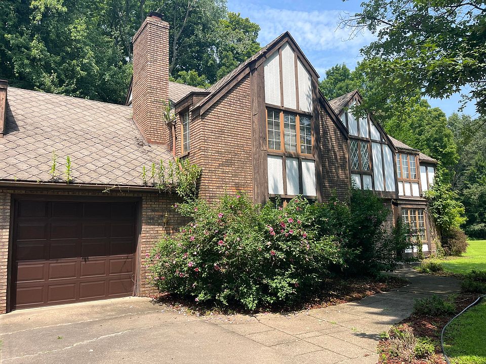 2nd image of 113 Old Wentworth Pl