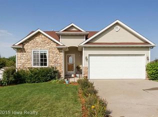 1805 Apple Dr, Indianola, IA 50125