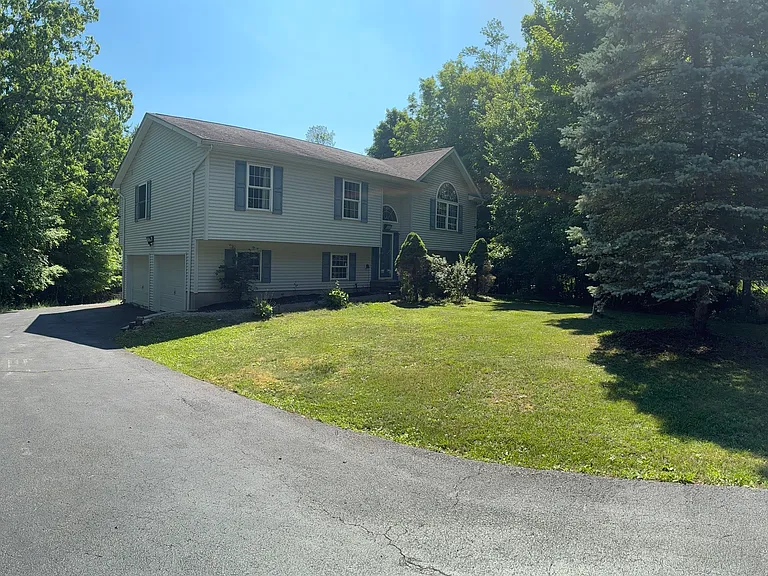 2067 State Route 211 — Photo 10
