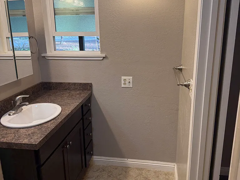 682 Silver Creek Rd — Photo 35