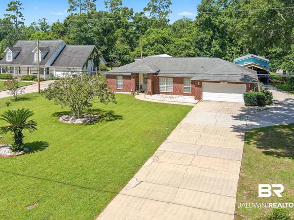 10081 Pineview Dr W, Foley, AL 36535