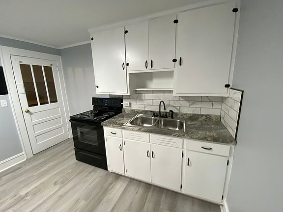 4th image of 426 S Beaumont Ave #D