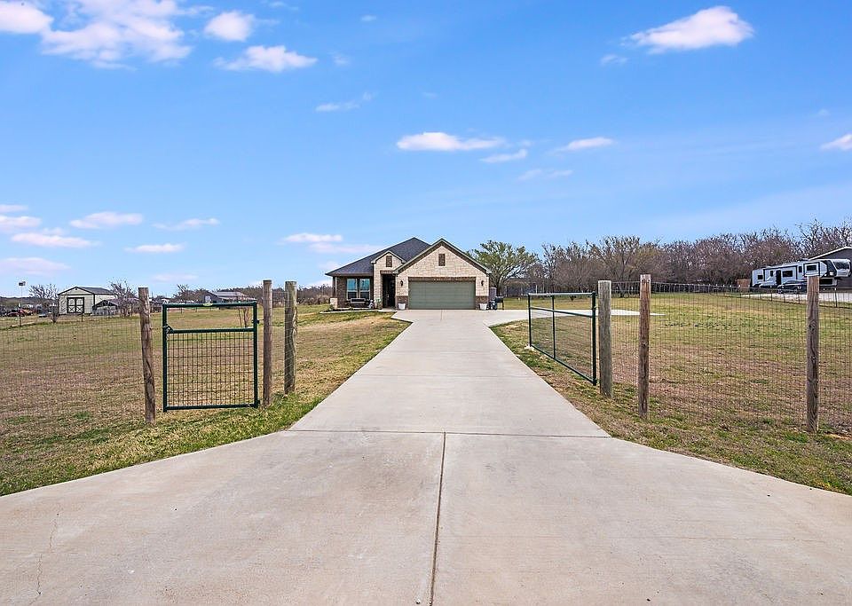 1st image of 2541 Emerald Forest Dr
