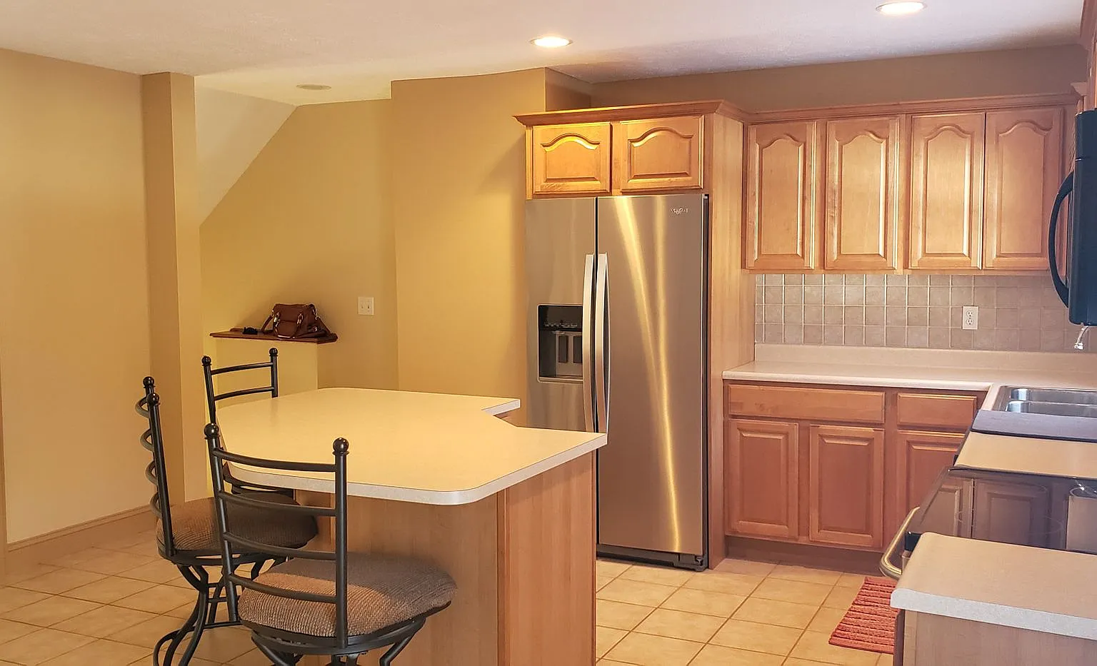 3 bed/2 half bath 2 Full bath Townhouse in Morgantown - Close to Interstate 68 - Available 10/23/... — Photo 3