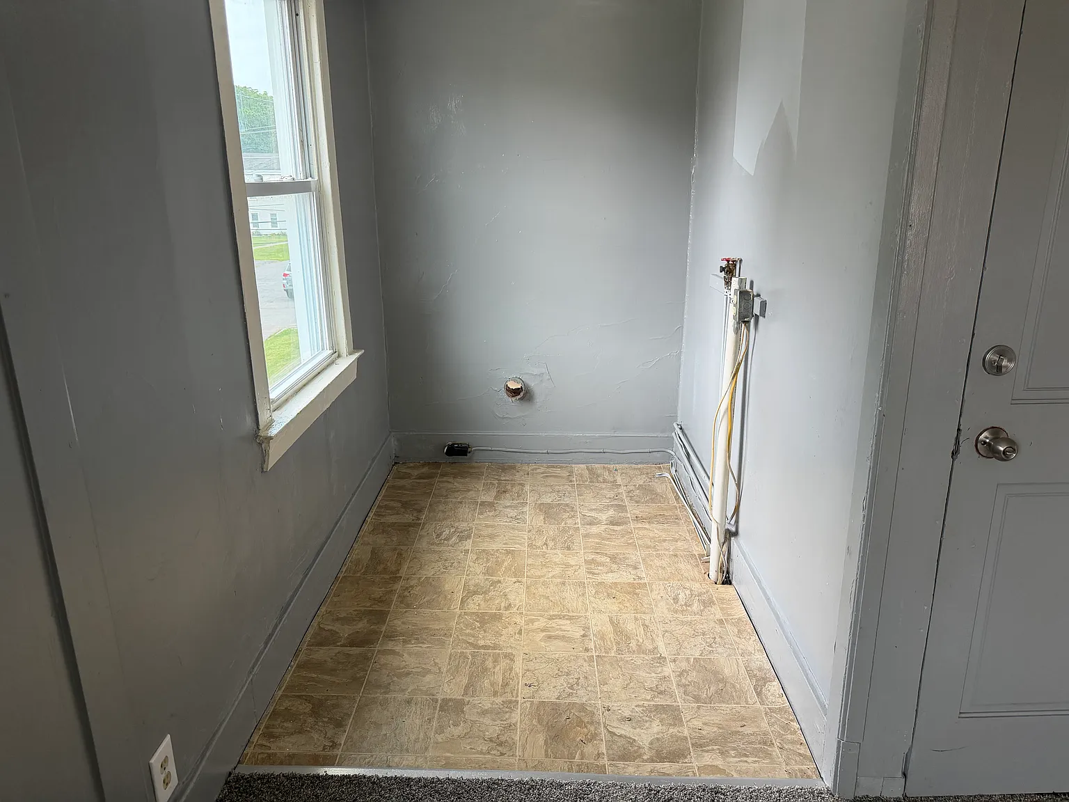 3 bed, $1,400 — Photo 3