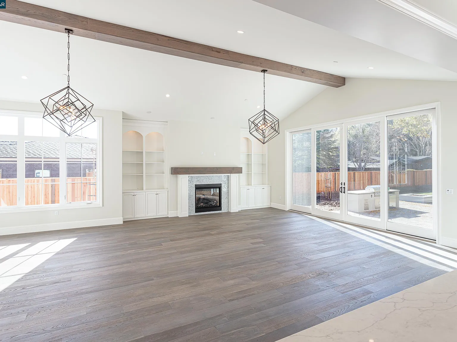 4 bed, 3347 sqft, $15,000 — Photo 4