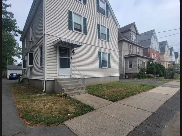 37 Wakefield Ct #1, New Britain, CT 06053