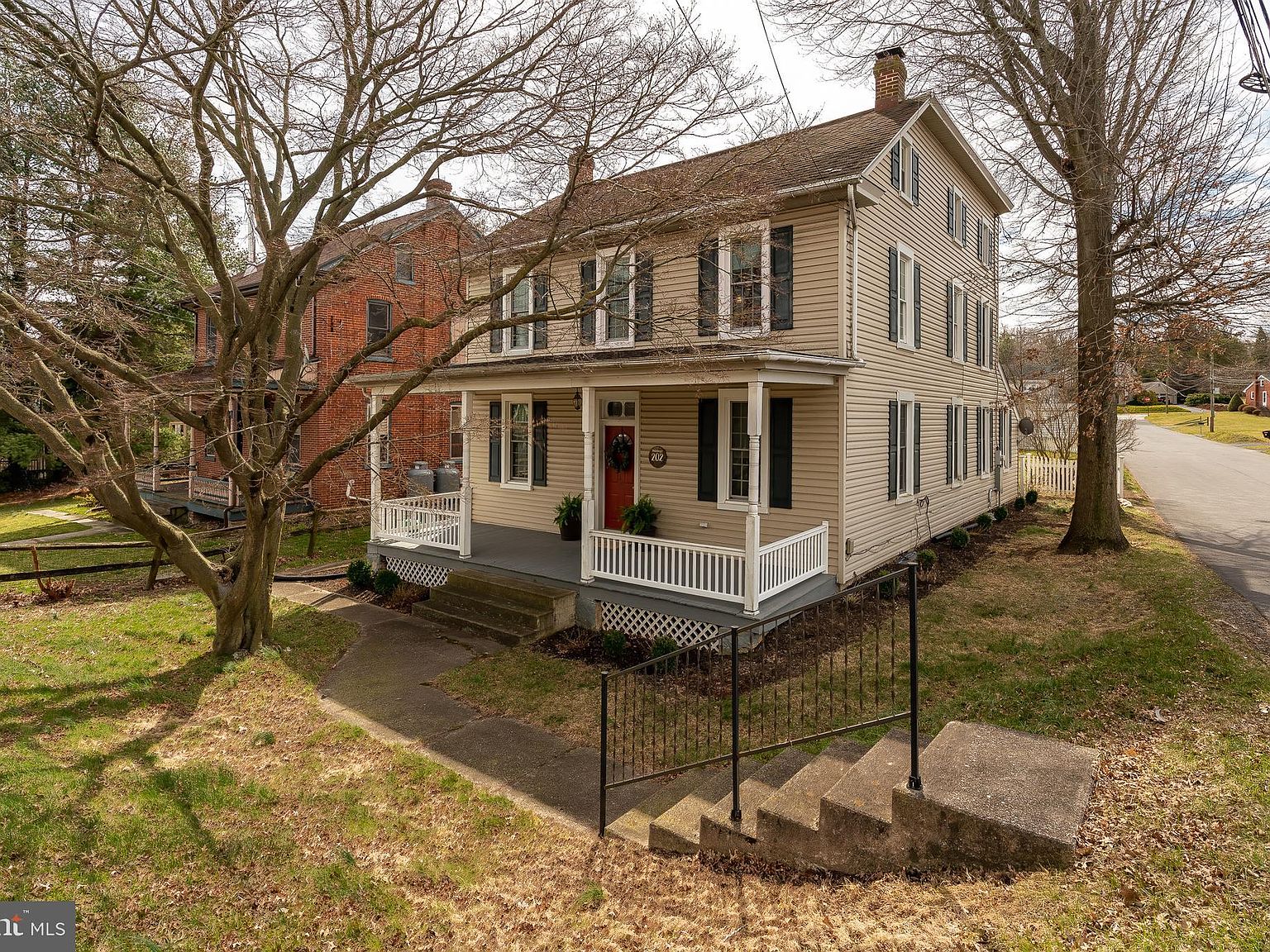 202 E Main St, Mountville, PA 17554 Zillow