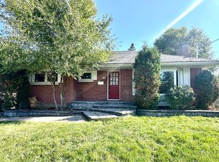 126 Norice St #B, Ottawa, ON K2G 2Y3