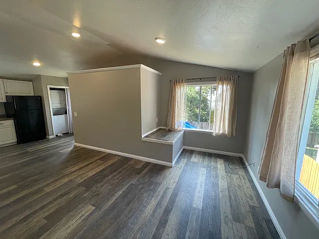 445 1/2 Tanglewood Rd — Photo 11