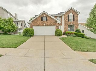 335 Summer Top Ln, Fenton, MO 63026