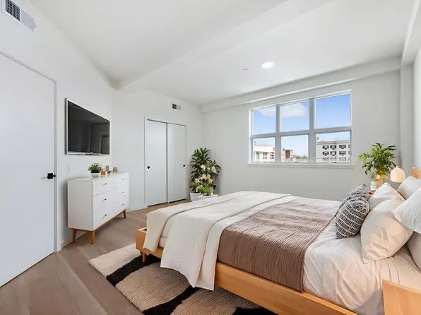 3112 Emmons Avenue image 6 of 12