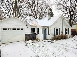 719 W Clinton St, Hastings, MI 49058