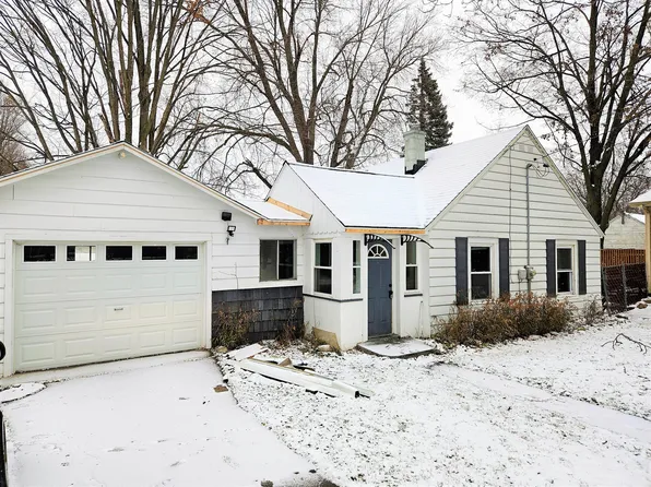 719 W Clinton St, Hastings, MI 49058
