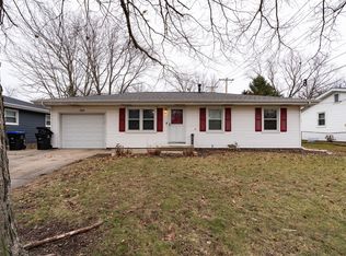 1205 Rutledge Rd, Bloomington, IL 61704