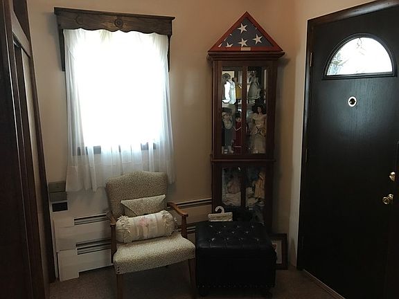 5th image of 1103 Charlesworth Ave