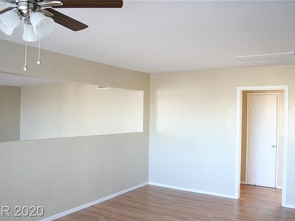 4th image of 676 Blackmore Dr
