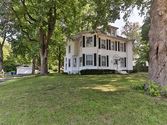 3rd image of 429 Wesley Ave