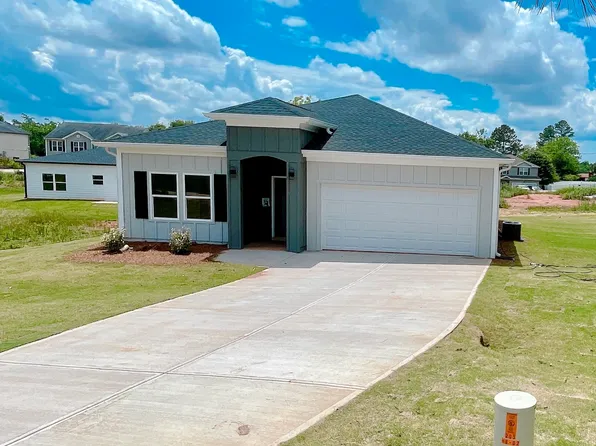 38 Harriet Dr, Lavonia, GA 30553
