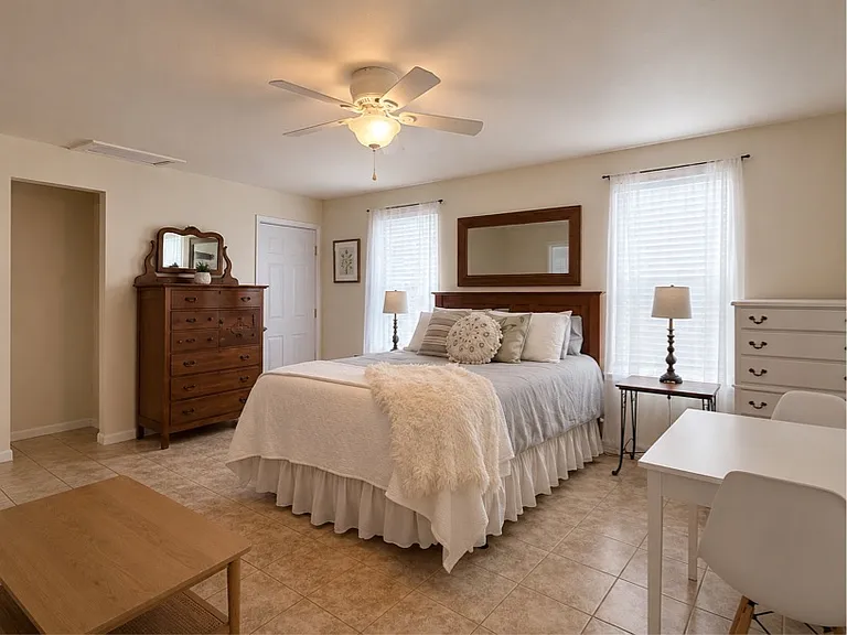 509 Live Oak St #1 — Photo 3