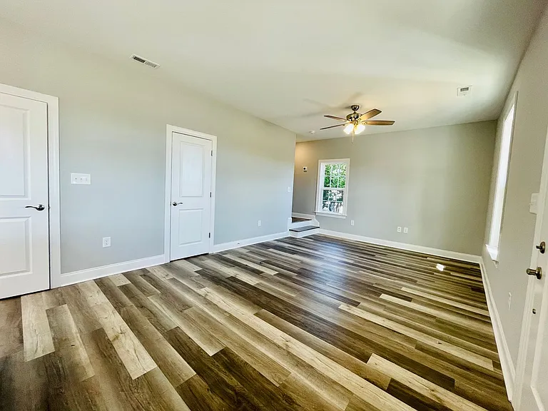 619 12th Ave — Photo 7