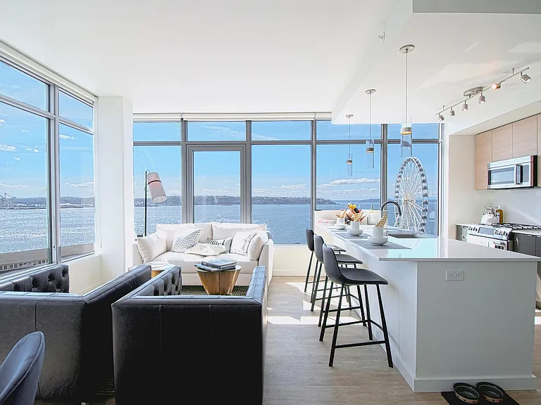 waterfront_interior_livingroom&kitchen_218