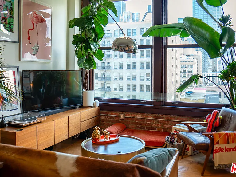 460 S Spring St #903 — Photo 33