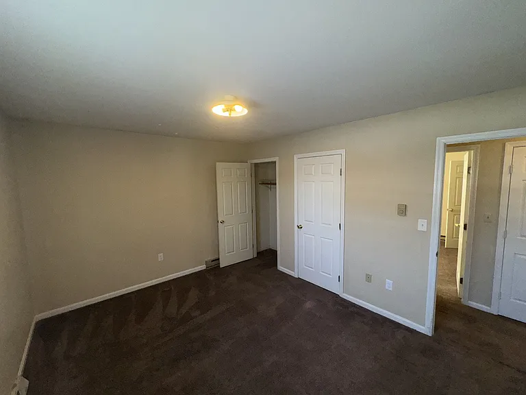 700 Thomas Ln — Photo 6