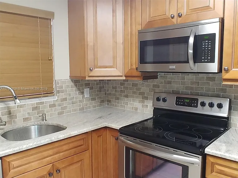 660 Tennis Club Dr #101 — Photo 9