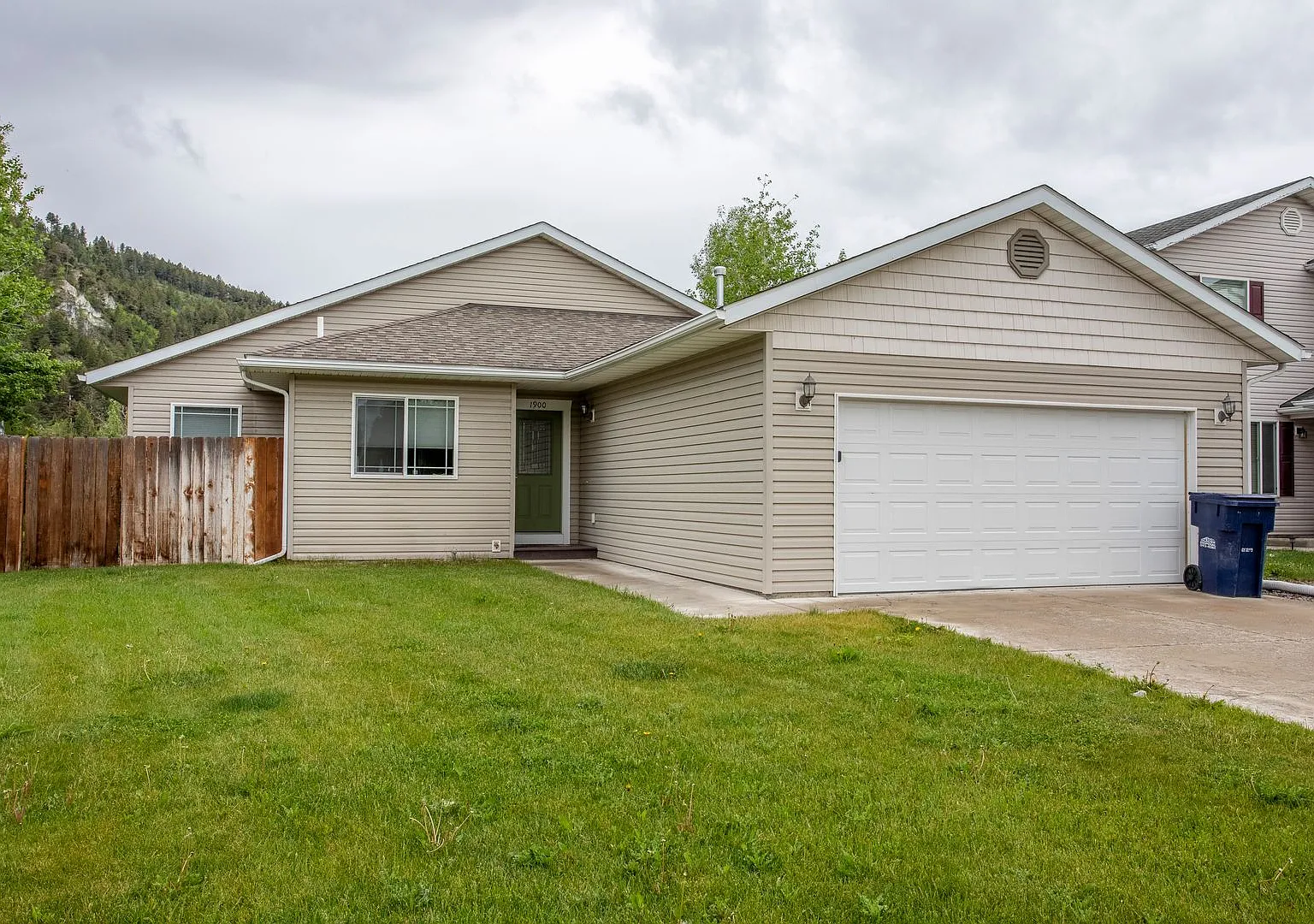 1900 Teal Dr - Fully Furnished Home Available ONLY October 2026 - May 2027 — Photo 1
