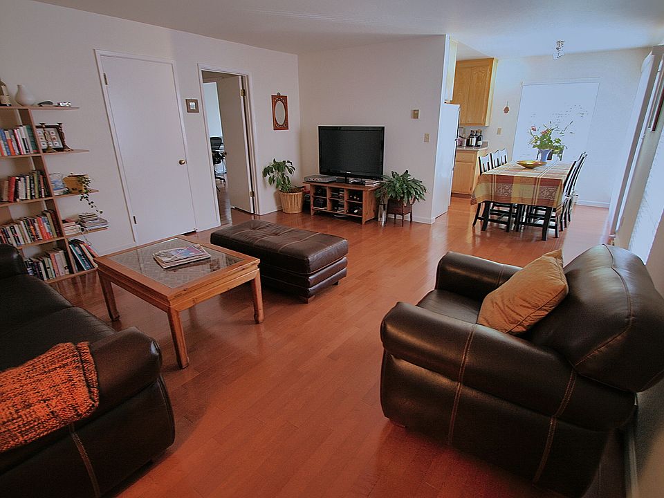 1st image of 412 College Ave