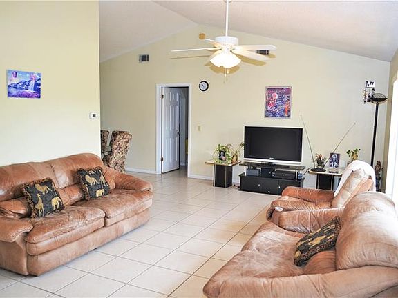 4th image of 1048 Pioneer Dr