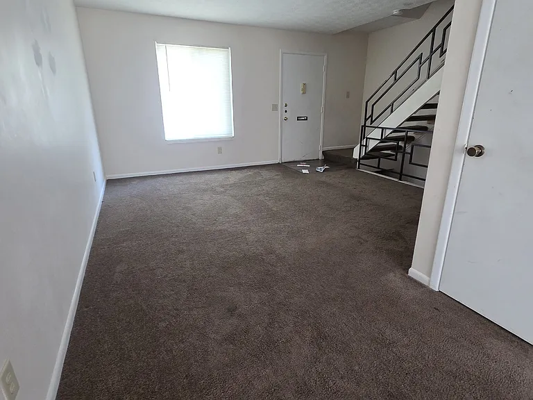 5813 Maple Canyon Ave — Photo 5