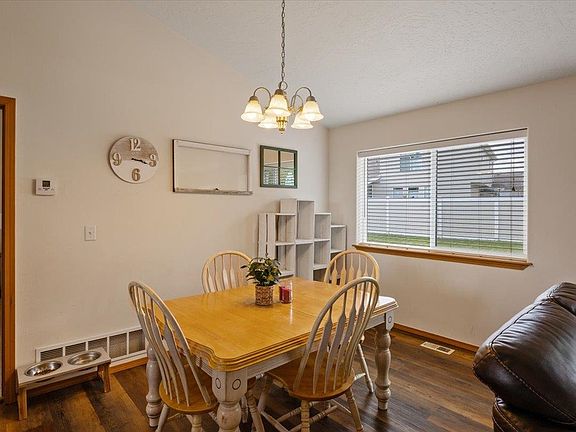 5th image of 811 E Angie Ave