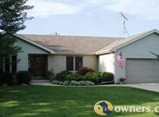 544 Valencia Dr, Delavan, WI 53115