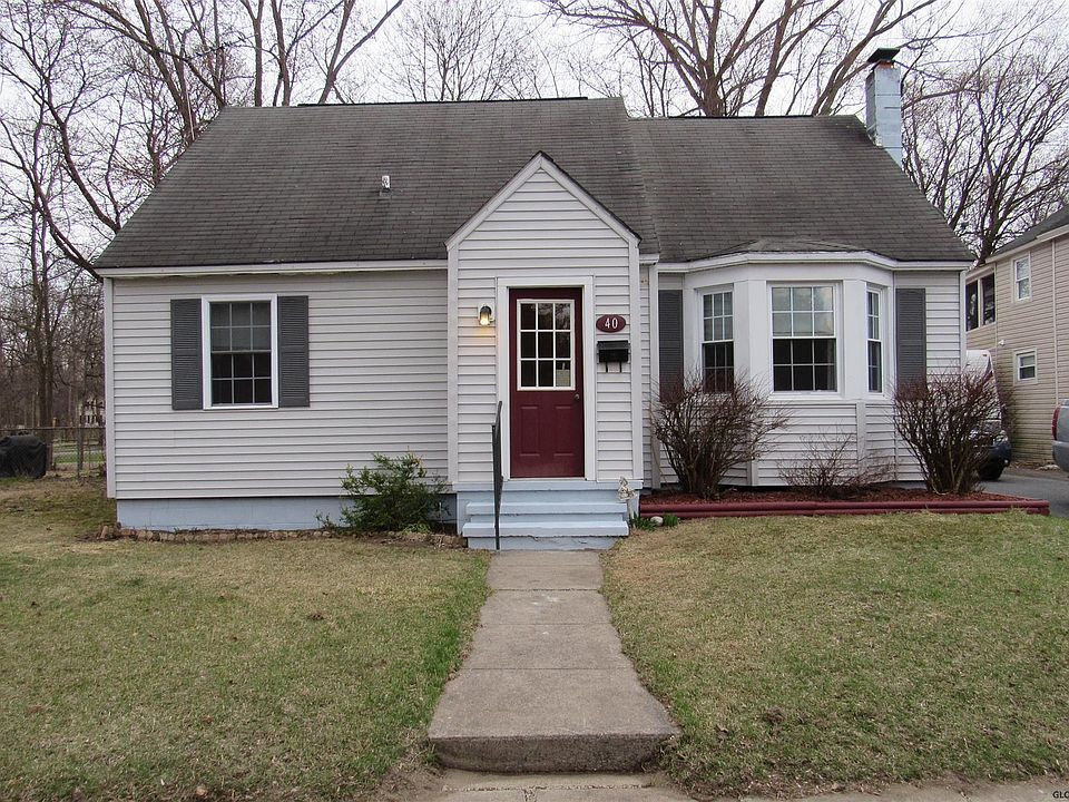 1st image of 40 School St