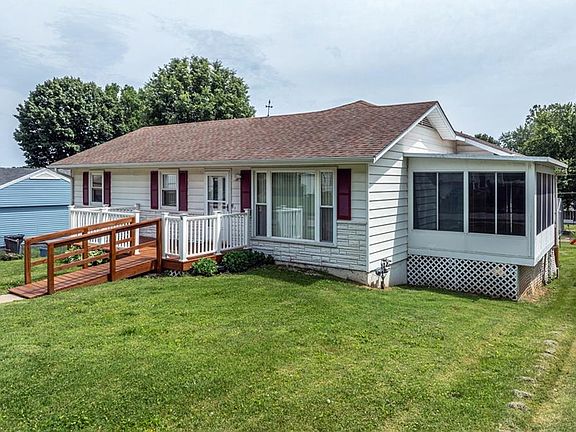 2nd image of 3016 Mayfair Dr
