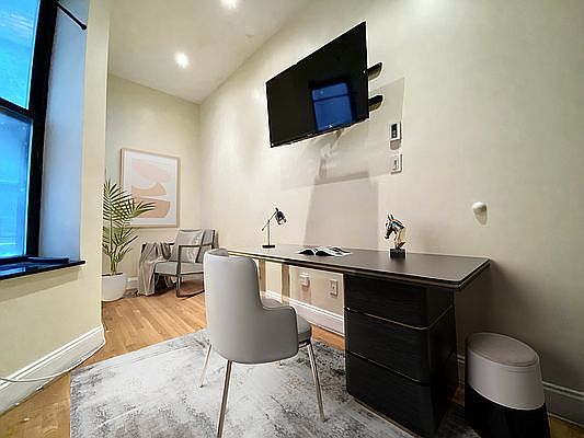 2nd image of 216 W 108th St APT 1E