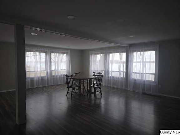 3rd image of 670 E 1st St