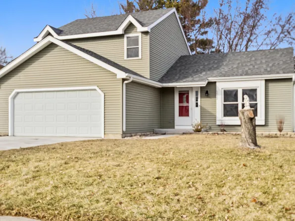 5512 Abbey Dr, McHenry, IL 60050